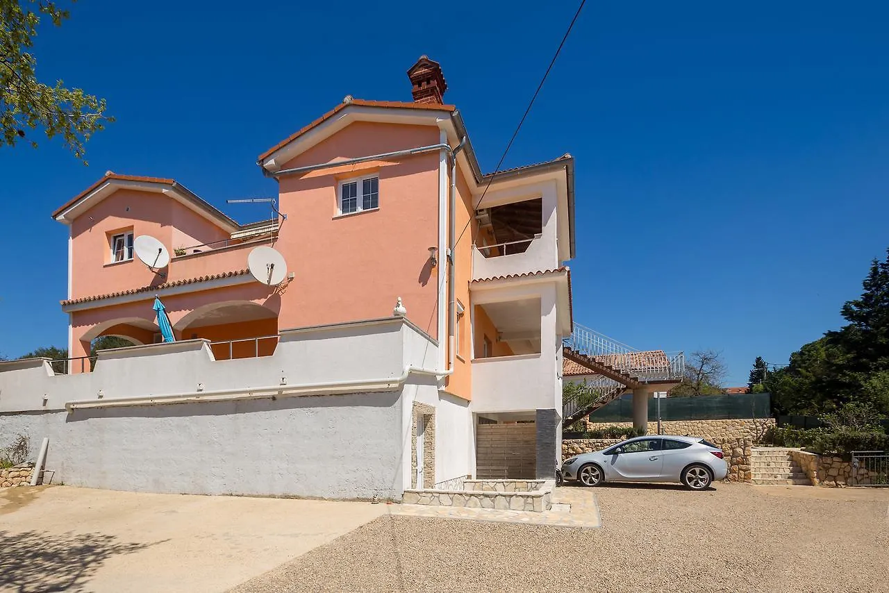 Apartments Jenny Pinezici  Pinezici (Krk)