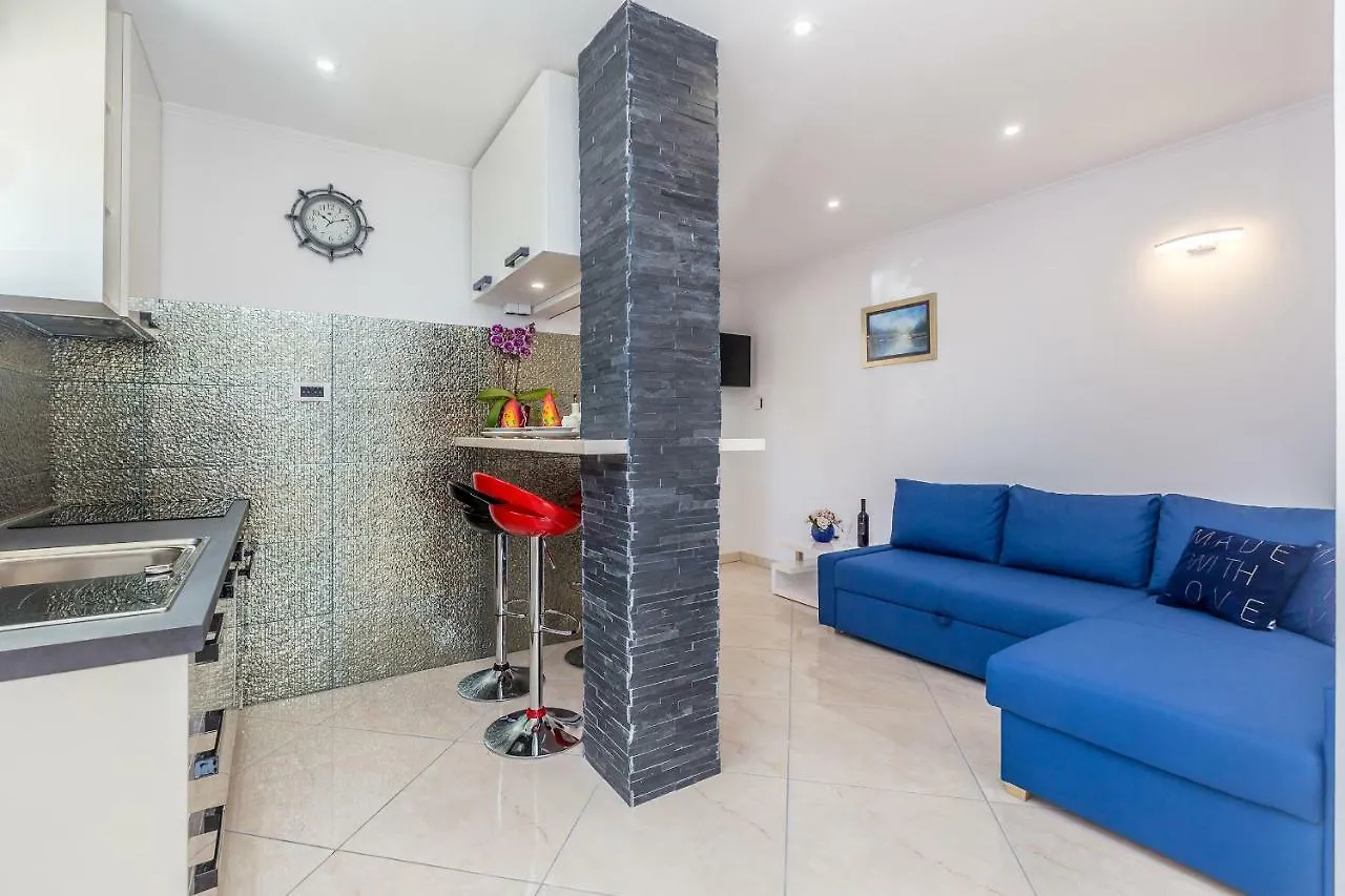 Apartments Jenny Pinezici  Pinezici (Krk)